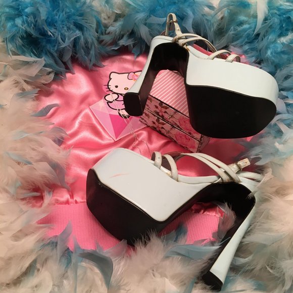 AMAZING vintage Y2K  custom hello kitty platforms ! - Picture 6 of 7